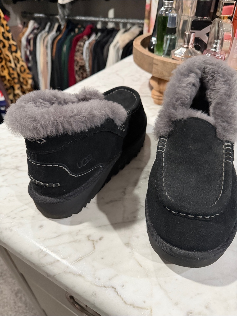 UGG - Picture 4 of 9